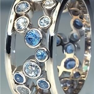 Women's Round Zirconia Ring Silver-Plated Finger Hollow Ring Design